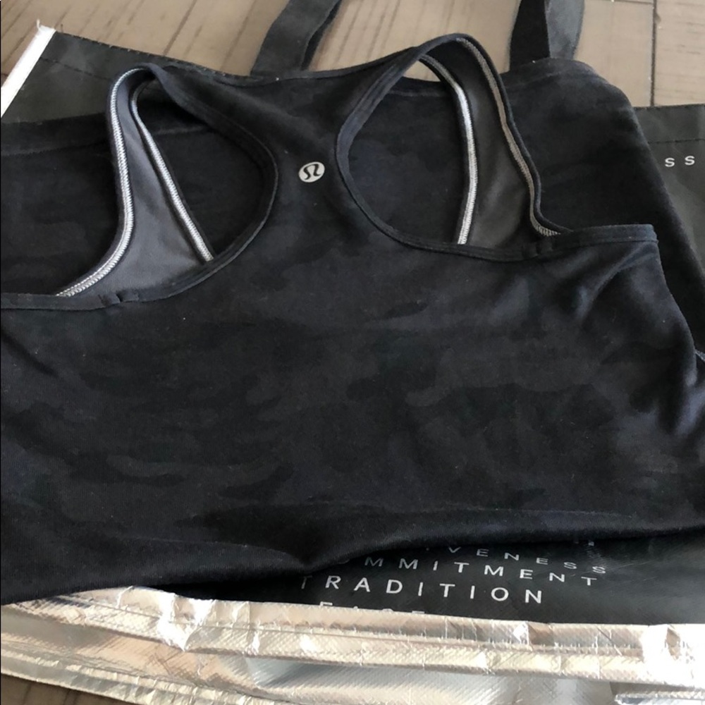 Lululemon top